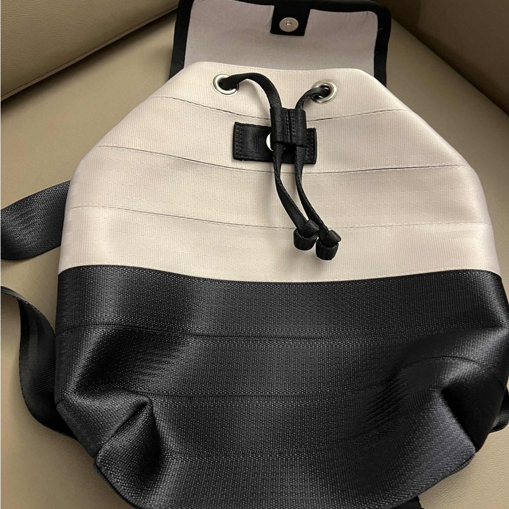 Harveys medium BERKLEY backpack no HANGTAG ERA root beer liner